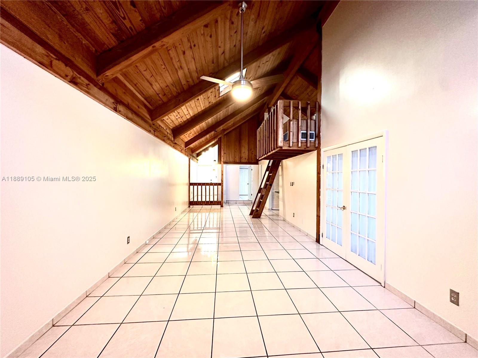 VILLAGE TOWNHOUSES JACARA - Residential Lease