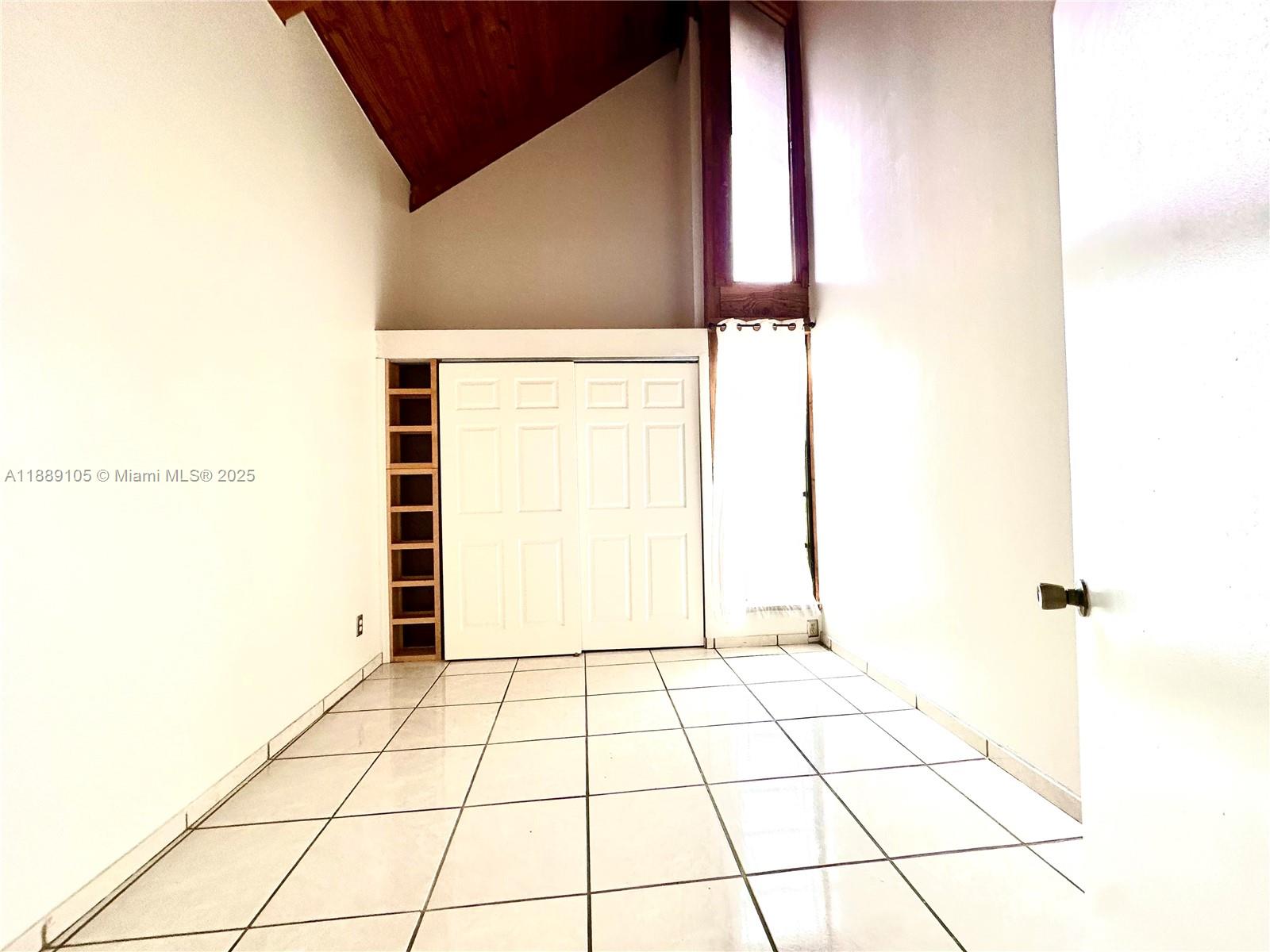 VILLAGE TOWNHOUSES JACARA - Residential Lease
