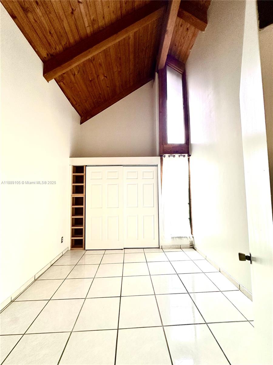 VILLAGE TOWNHOUSES JACARA - Residential Lease