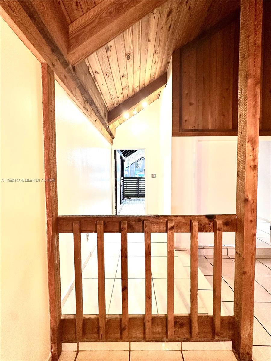 VILLAGE TOWNHOUSES JACARA - Residential Lease