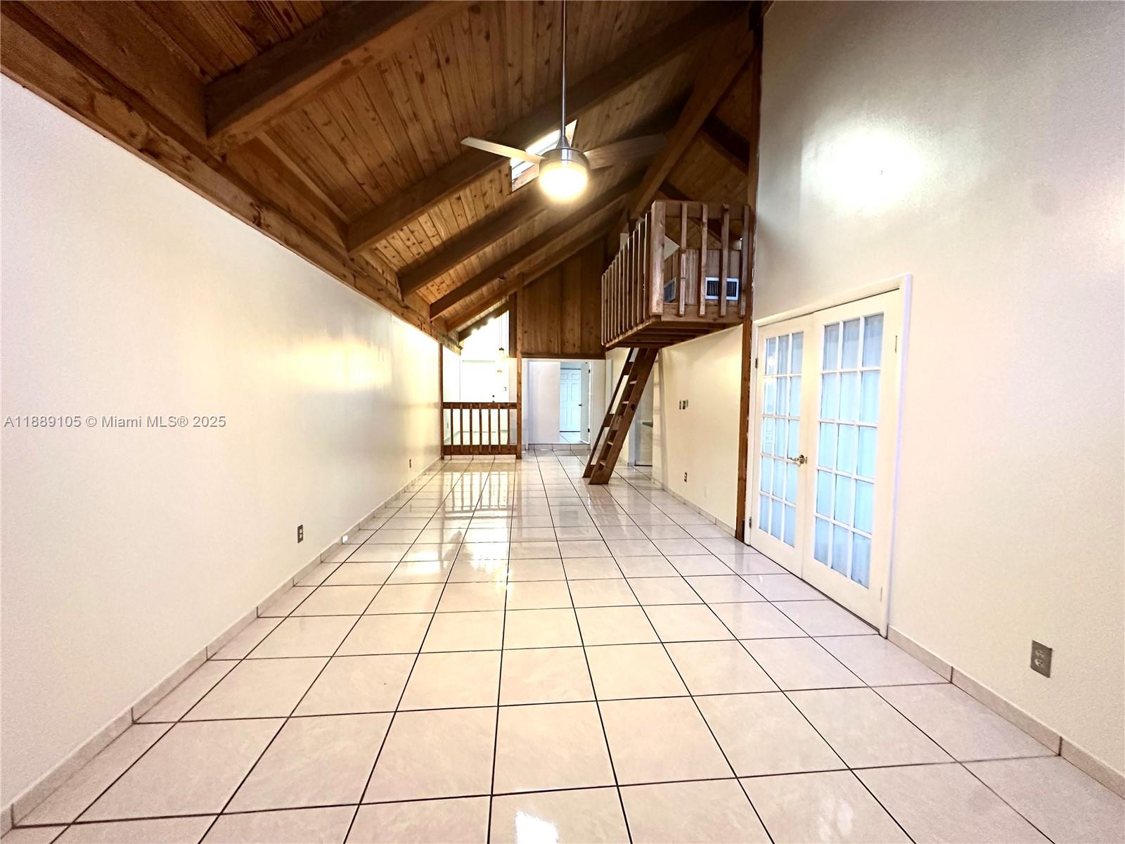 VILLAGE TOWNHOUSES JACARA - Residential Lease