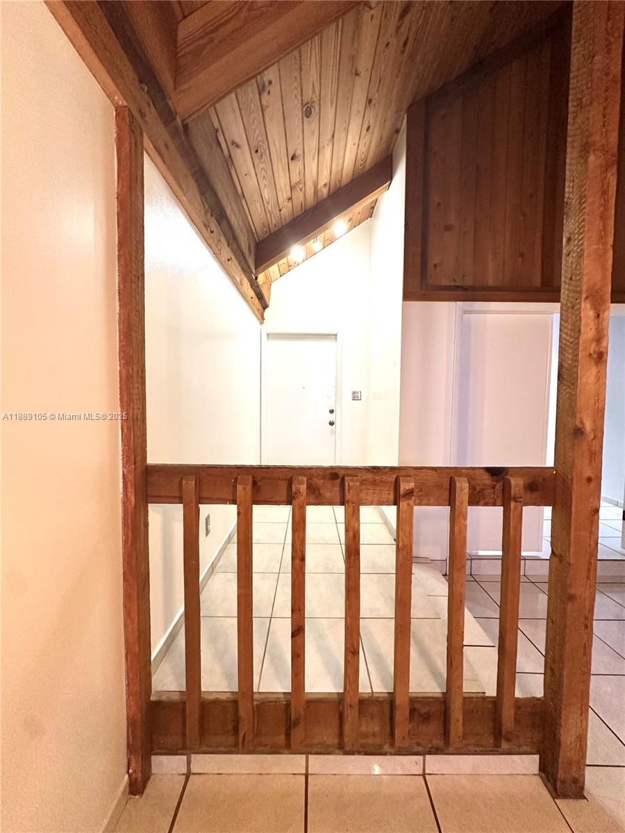 VILLAGE TOWNHOUSES JACARA - Residential Lease