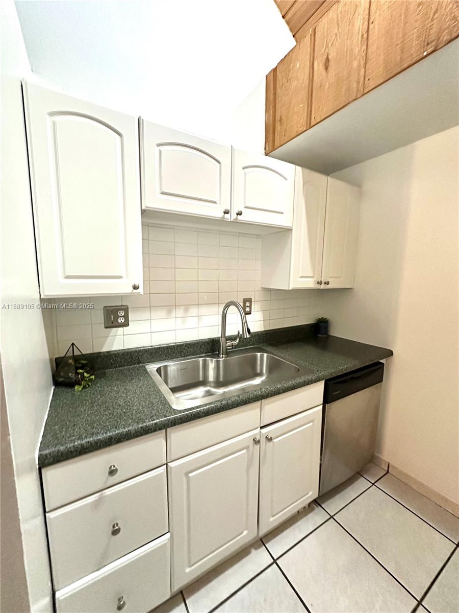 VILLAGE TOWNHOUSES JACARA - Residential Lease