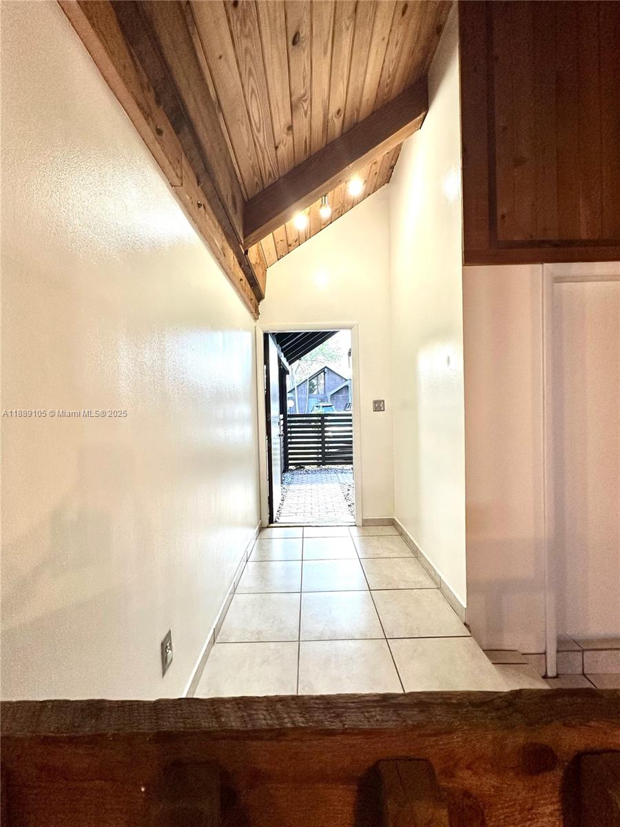 VILLAGE TOWNHOUSES JACARA - Residential Lease