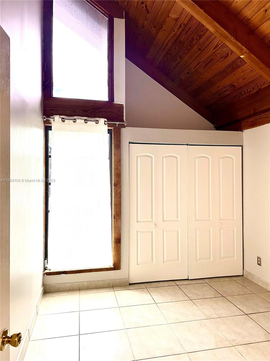 VILLAGE TOWNHOUSES JACARA - Residential Lease