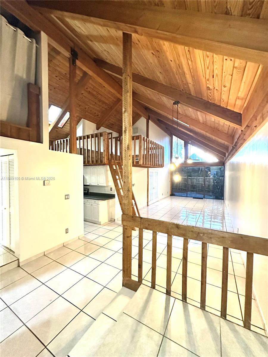 VILLAGE TOWNHOUSES JACARA - Residential Lease