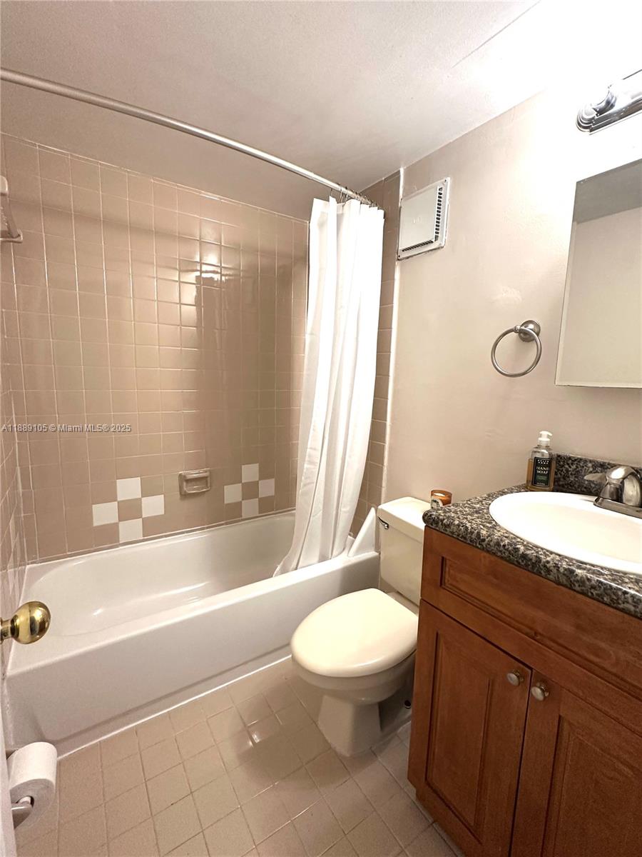 VILLAGE TOWNHOUSES JACARA - Residential Lease