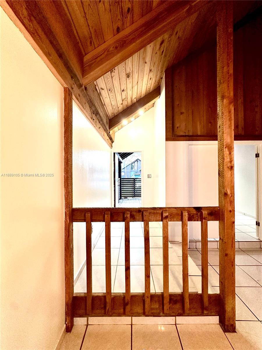 VILLAGE TOWNHOUSES JACARA - Residential Lease
