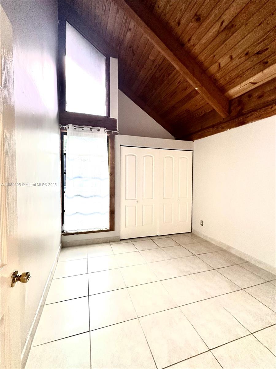VILLAGE TOWNHOUSES JACARA - Residential Lease
