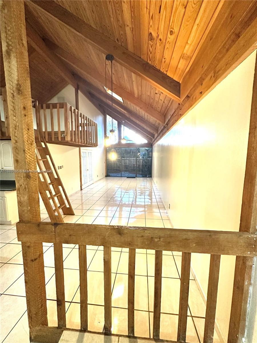 VILLAGE TOWNHOUSES JACARA - Residential Lease
