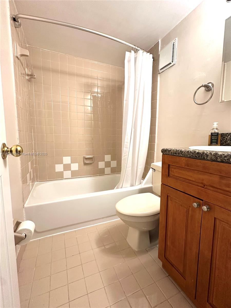 VILLAGE TOWNHOUSES JACARA - Residential Lease