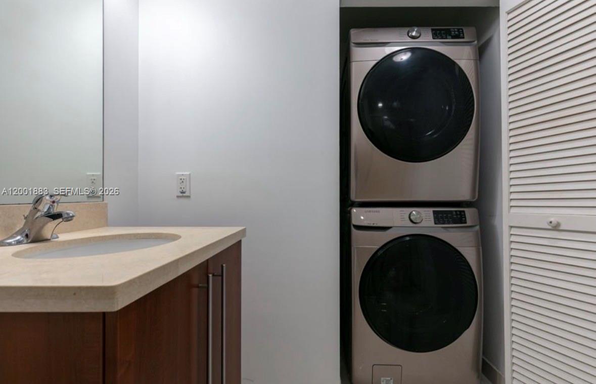 THE AXIS ON BRICKELL II C - Residential Lease