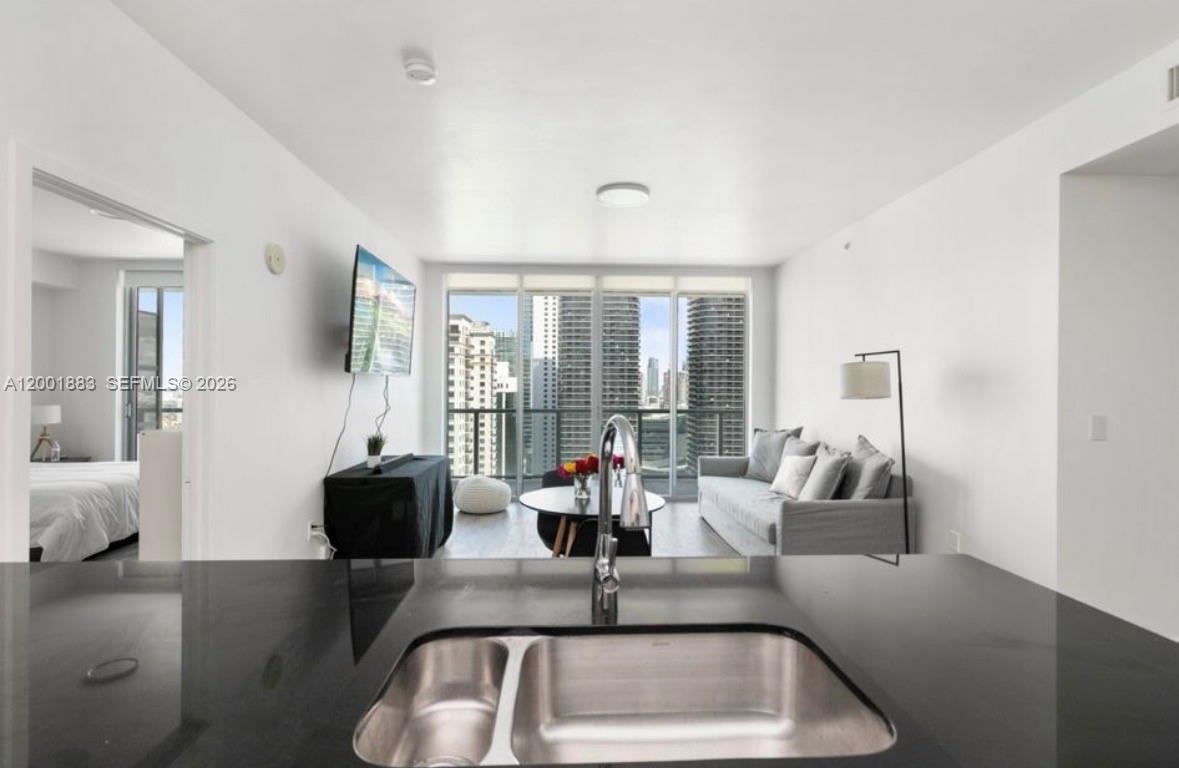 THE AXIS ON BRICKELL II C - Residential Lease