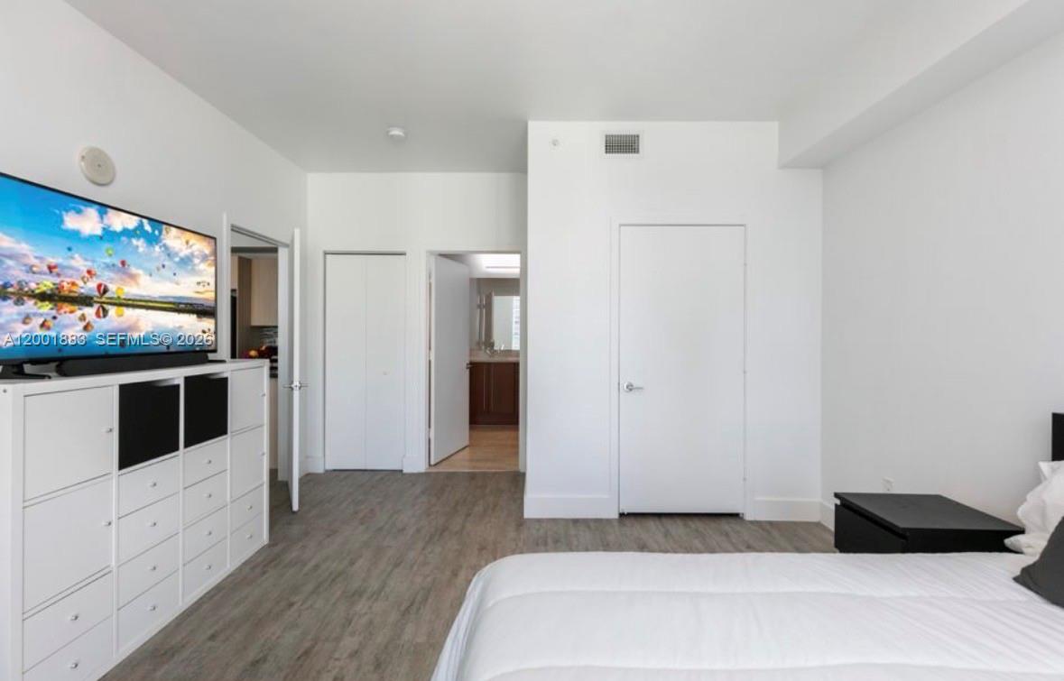 THE AXIS ON BRICKELL II C - Residential Lease