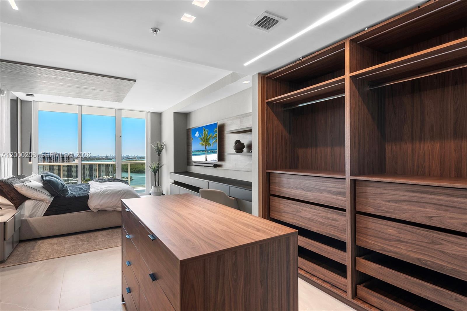 400 SUNNY ISLES CONDO EAST - Residential