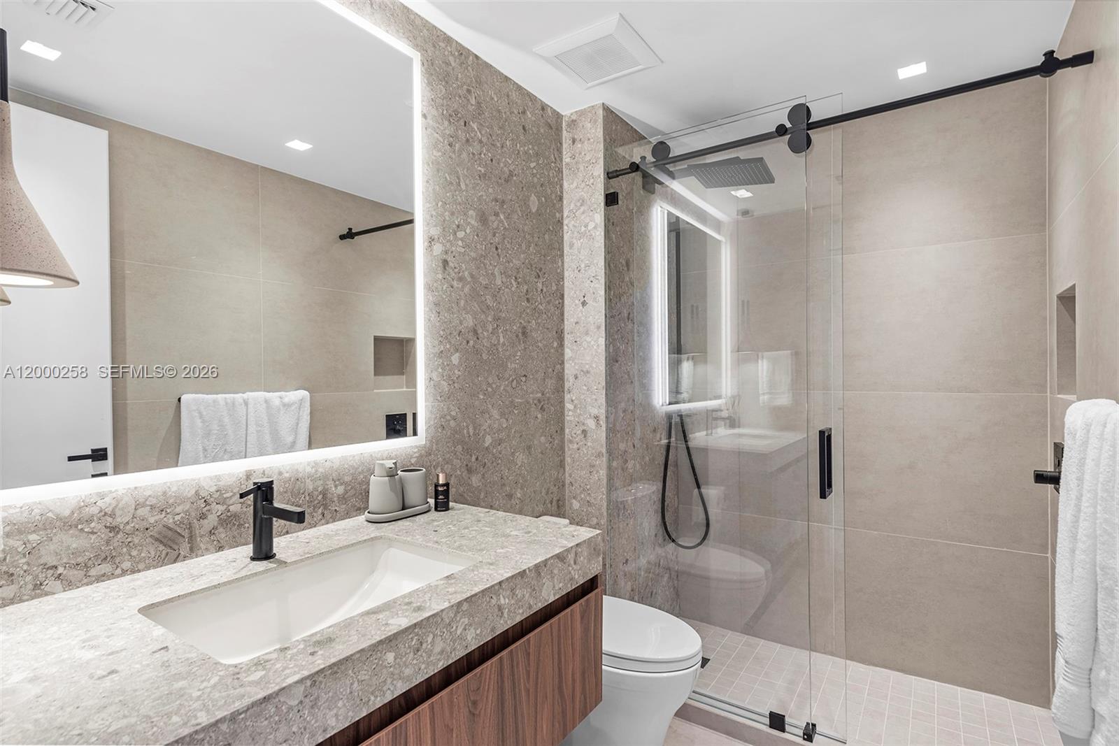 400 SUNNY ISLES CONDO EAST - Residential