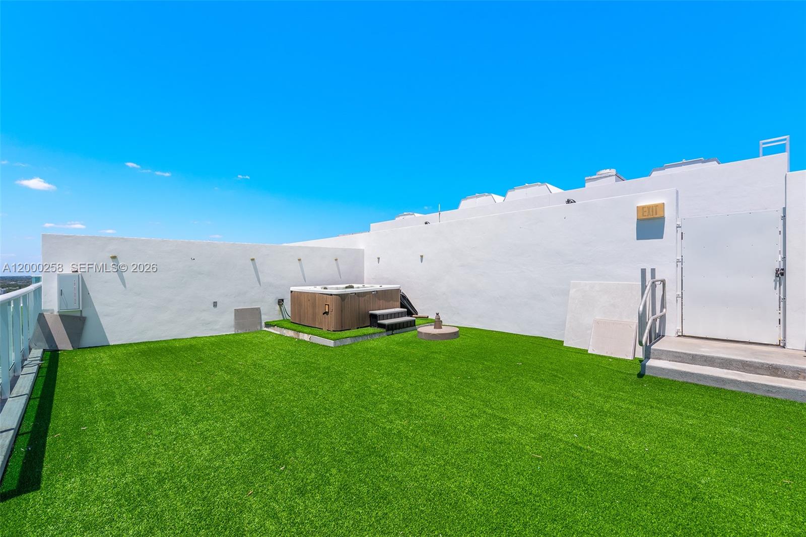 400 SUNNY ISLES CONDO EAST - Residential