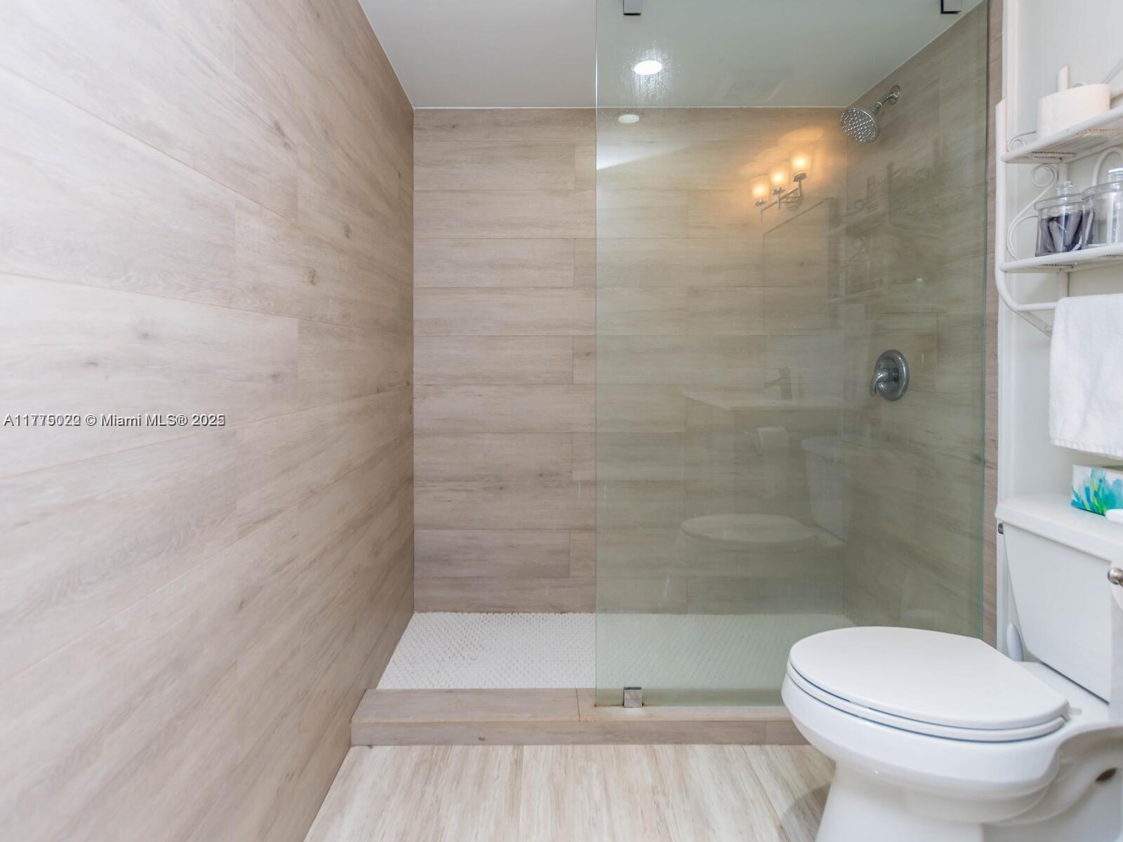 THE RIVIERA CONDO - Residential Lease