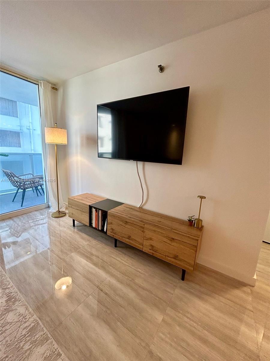 THE RIVIERA CONDO - Residential Lease
