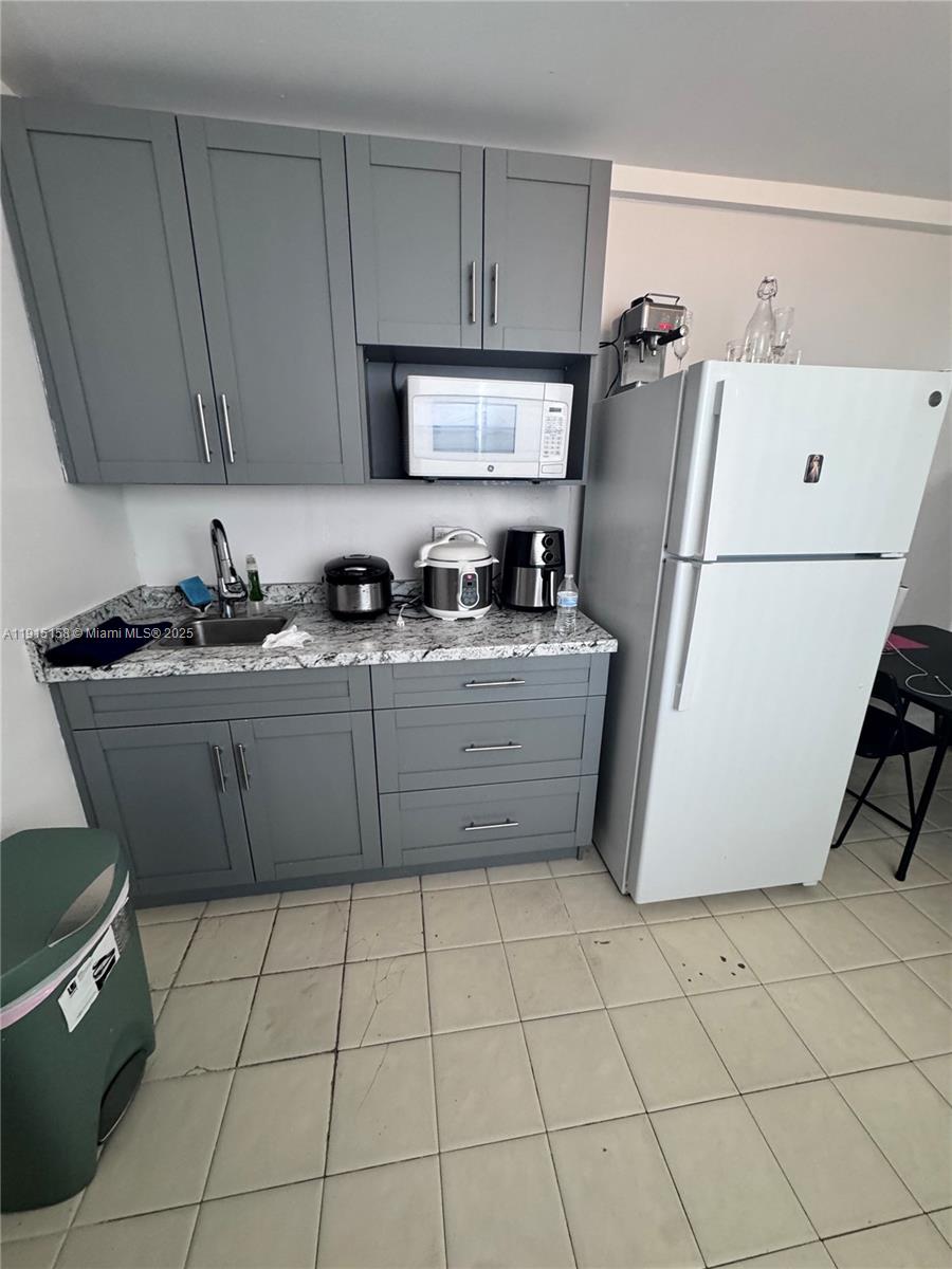 OLYMPIC HEIGHTS - Residential Lease