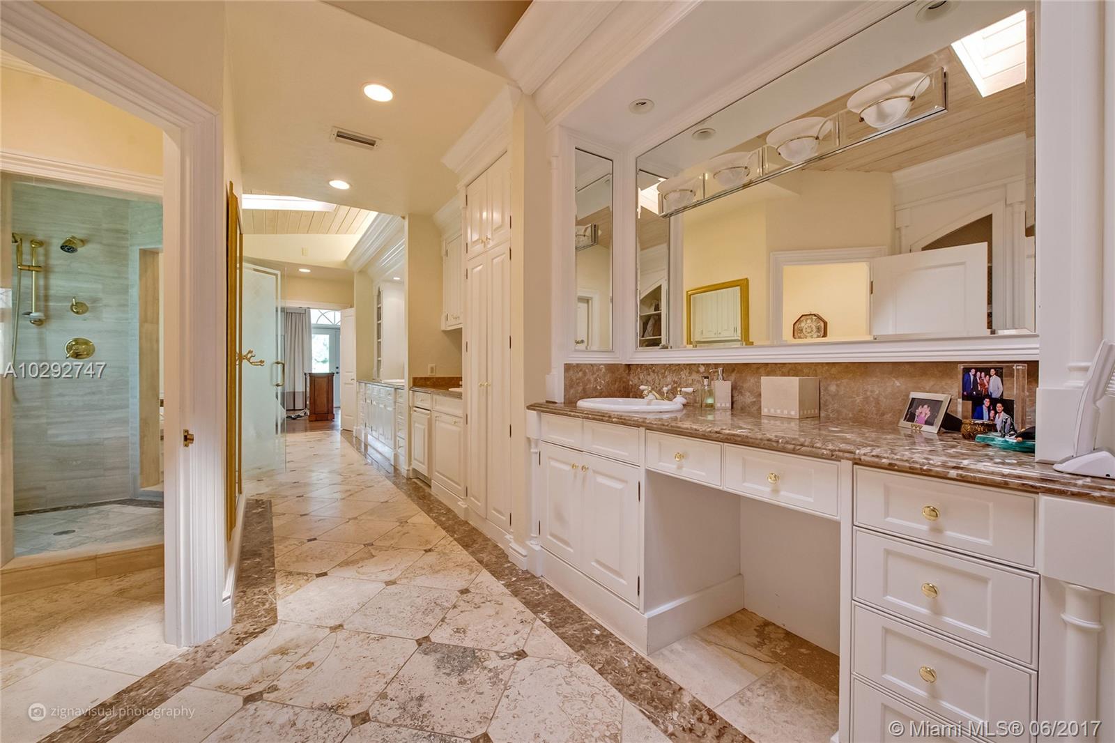 SNAPPER CREEK LAKES SUB - Residential