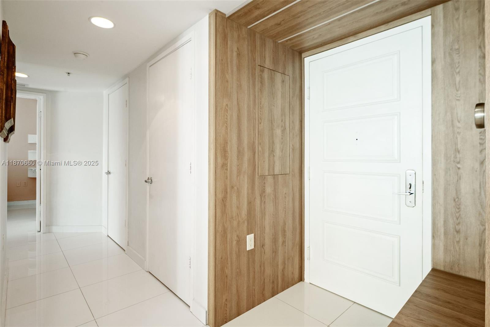 ST TROPEZ ON THE BAY 1 CO - Residential Lease