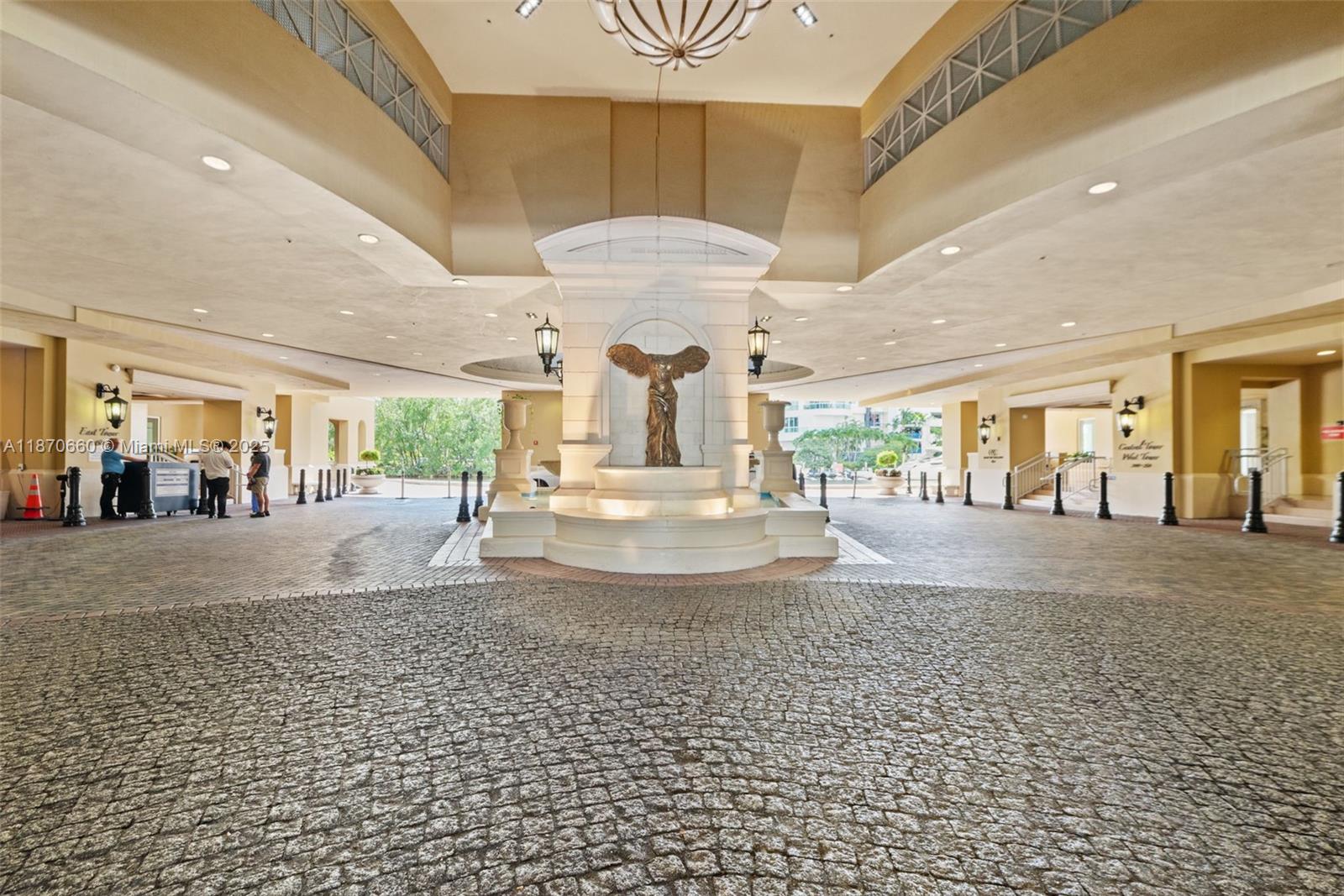 ST TROPEZ ON THE BAY 1 CO - Residential Lease