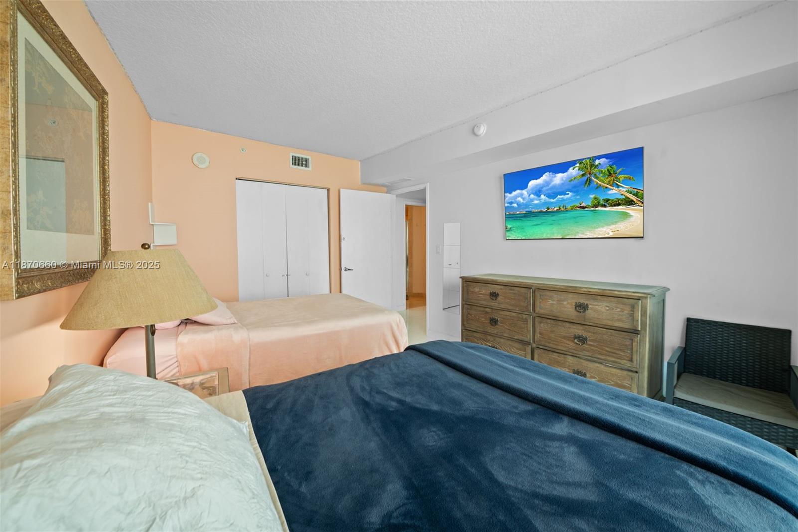 ST TROPEZ ON THE BAY 1 CO - Residential Lease