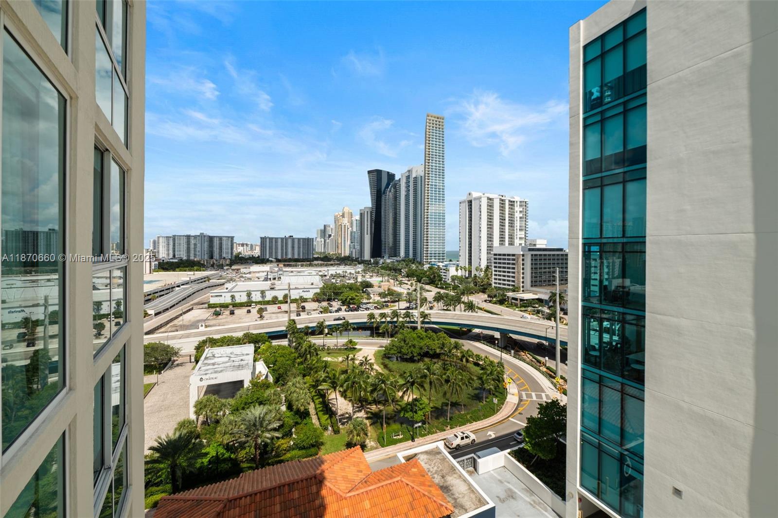 ST TROPEZ ON THE BAY 1 CO - Residential Lease