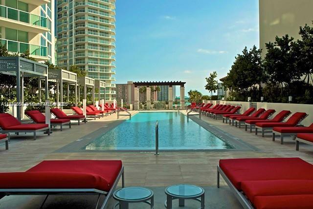 ST TROPEZ ON THE BAY 1 CO - Residential Lease