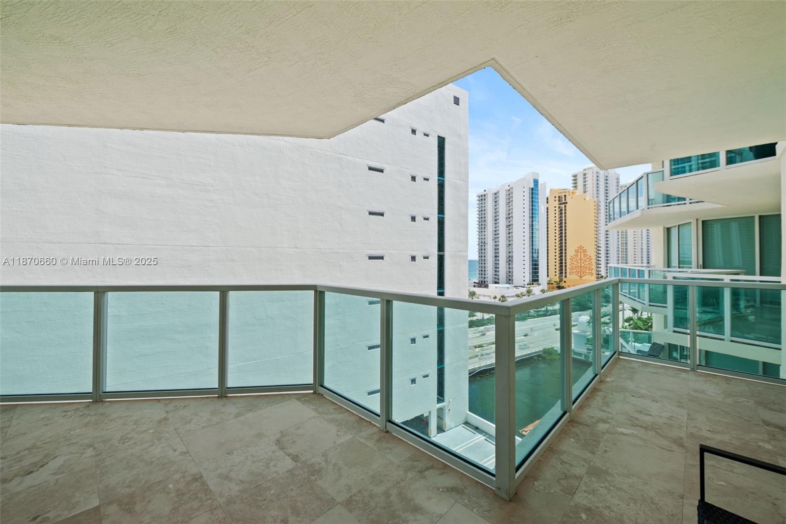 ST TROPEZ ON THE BAY 1 CO - Residential Lease