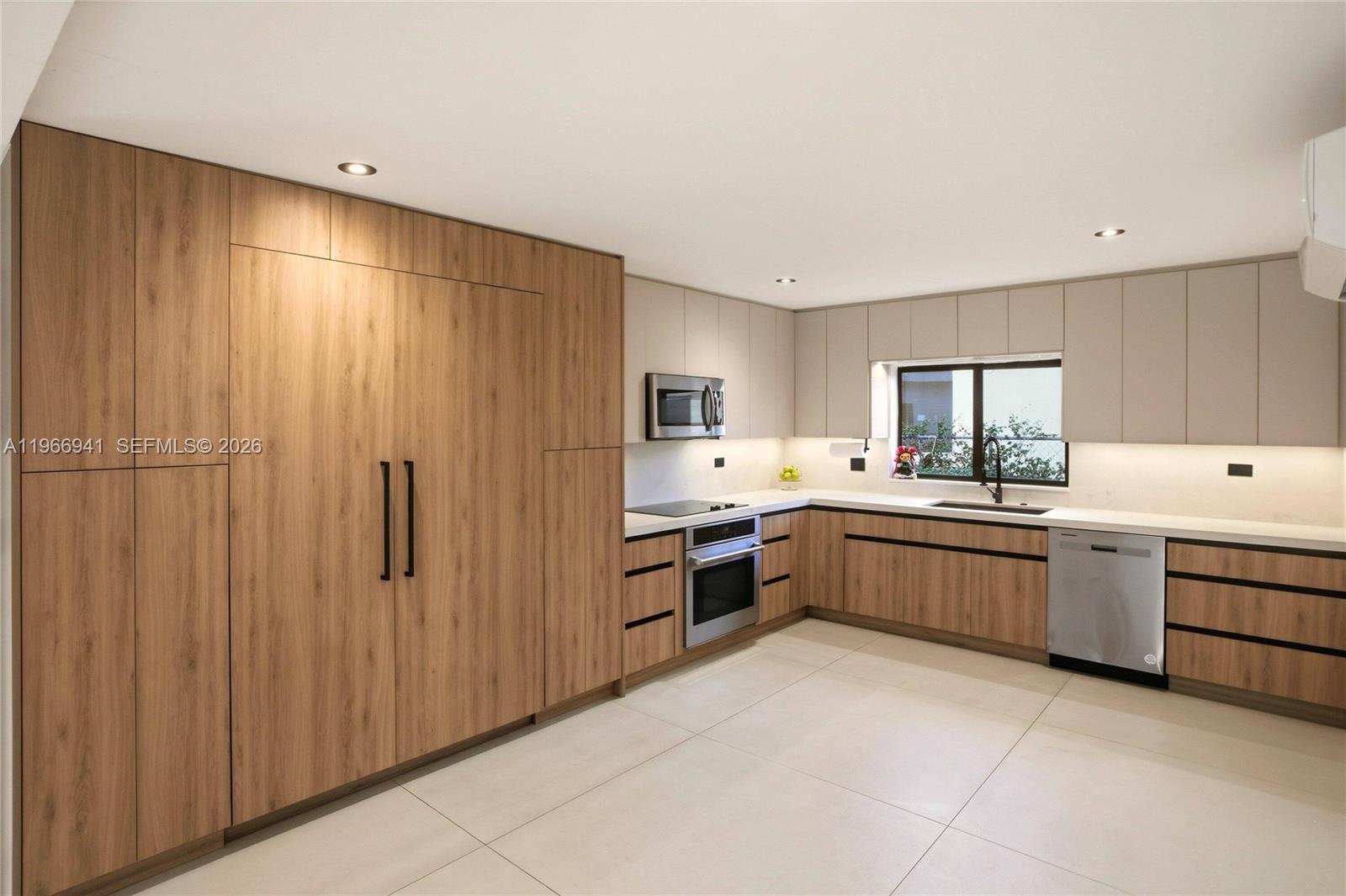 BISCAYNE GDNS SEC E PART - Residential