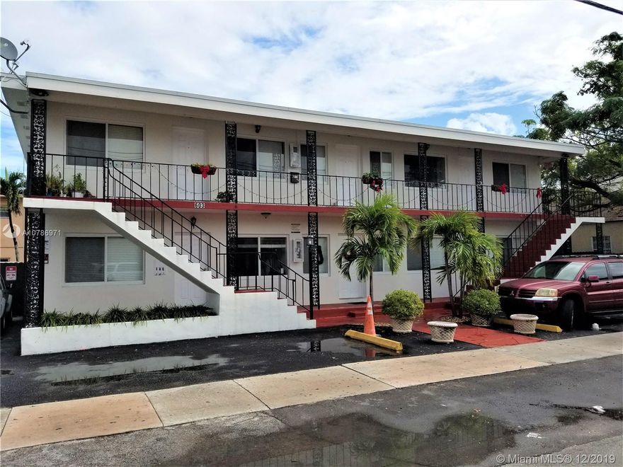1BED/1BATH IN THE HEART OF LITTLE HAVANA,,,APROX. 650 SQFT,,,RECENTLLY REMODELED WITH NEW FLOORS AND BATHROOM,,,FRESHLY PAINTED,,,PATIO,,,1ST FLOOR UNIT,,,1 PARKING,,,**NO PETS**