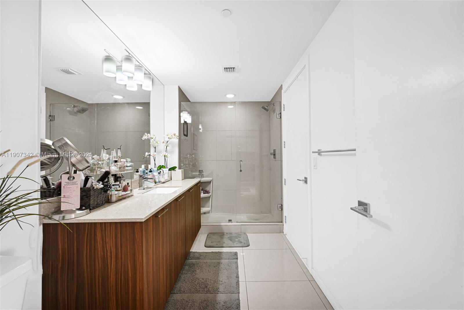 5300 PASEO CONDO - Residential