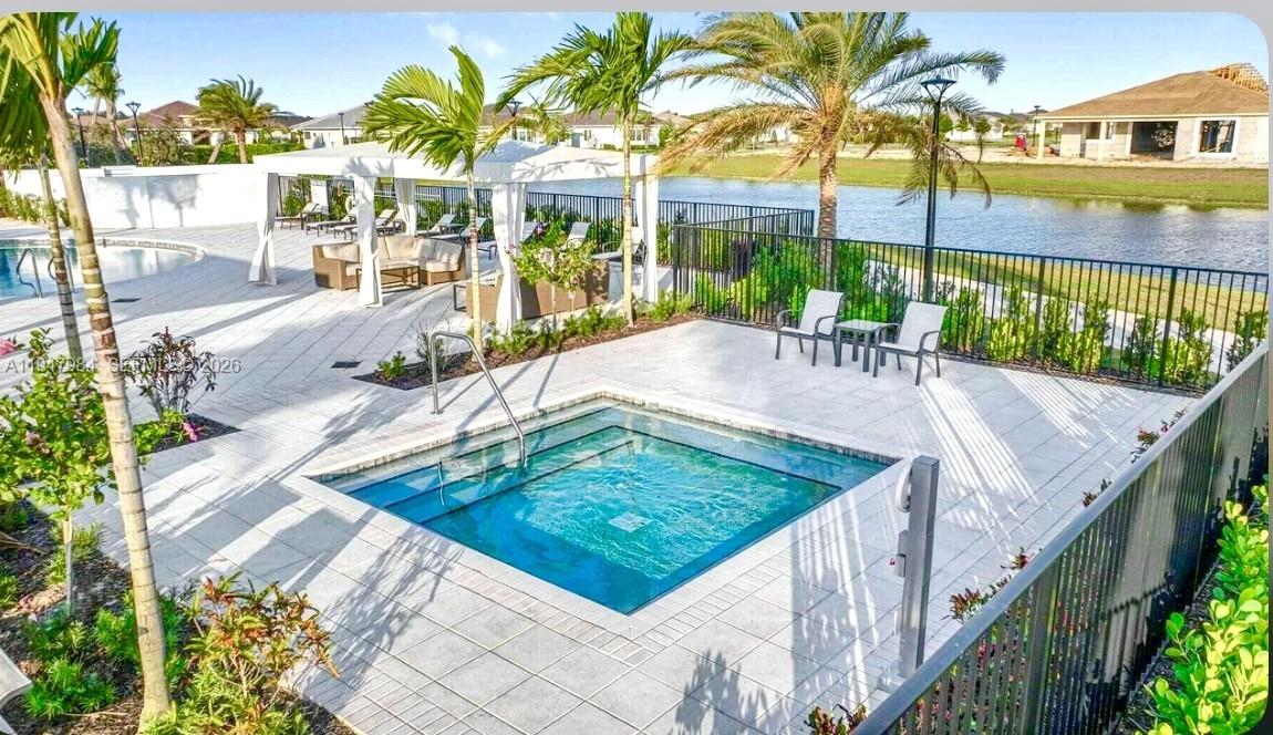 CRESSWIND PALM BEACH - Residential