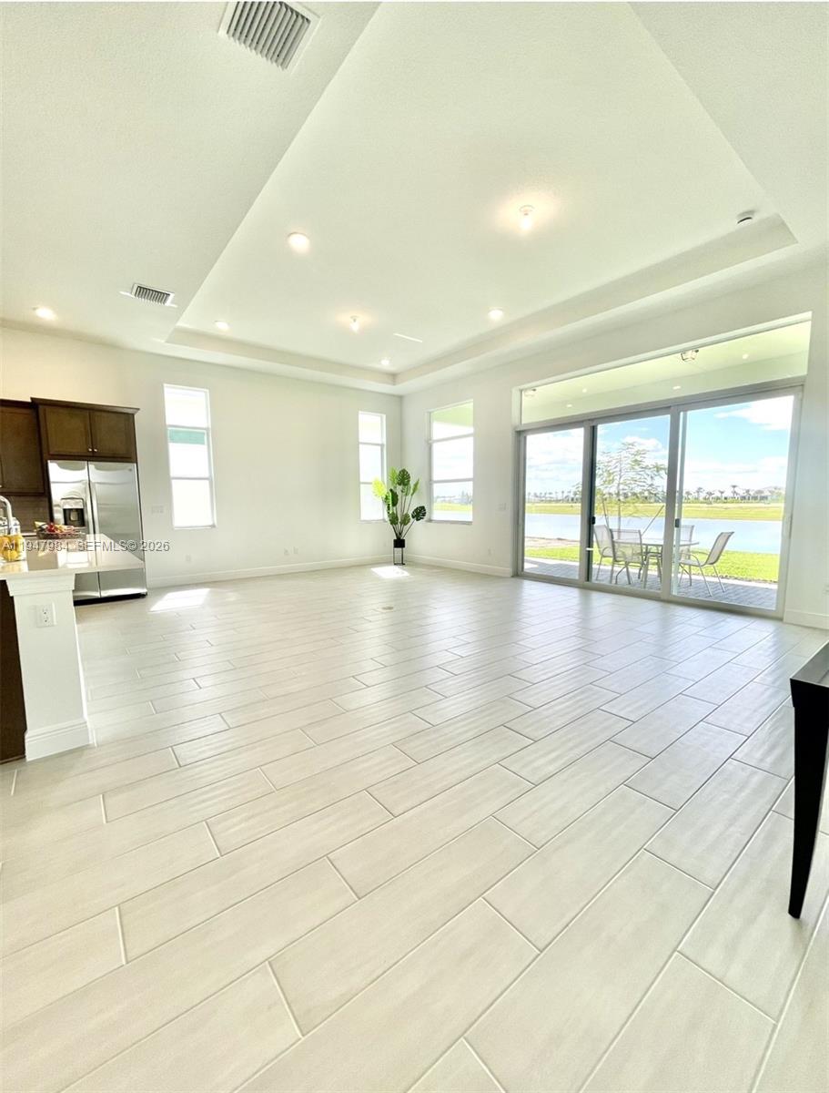 CRESSWIND PALM BEACH - Residential