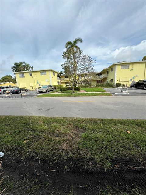 Photo of 1501 Arthur St #1, Hollywood, FL 33020 (MLS # A11902972)