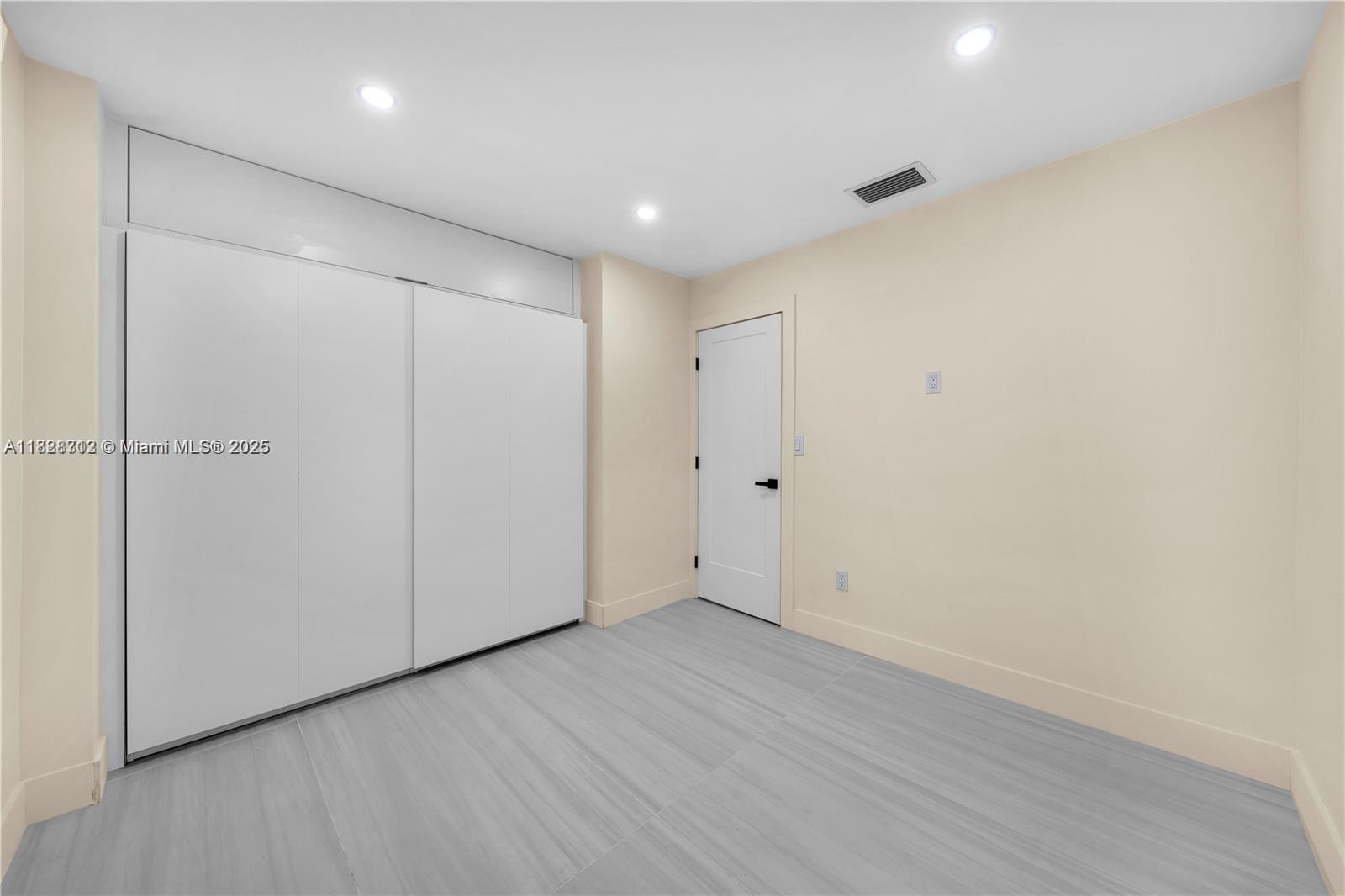 MILLER HEIGHTS SEC 8 - Residential Lease