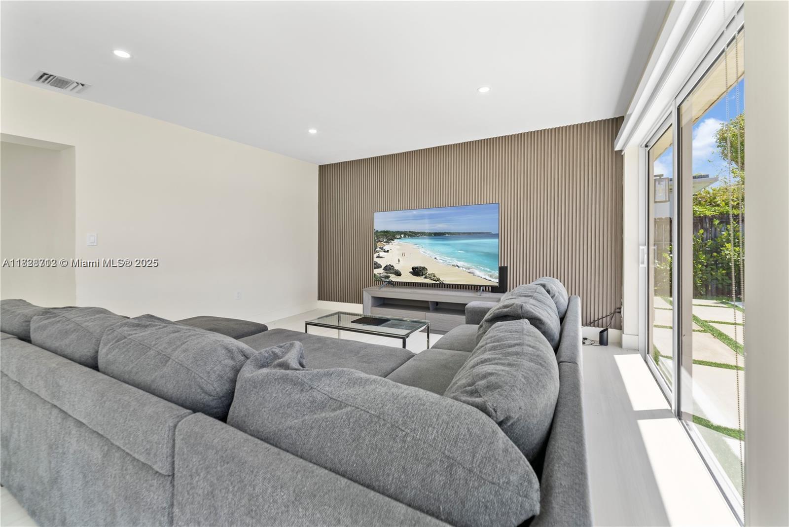 MILLER HEIGHTS SEC 8 - Residential Lease