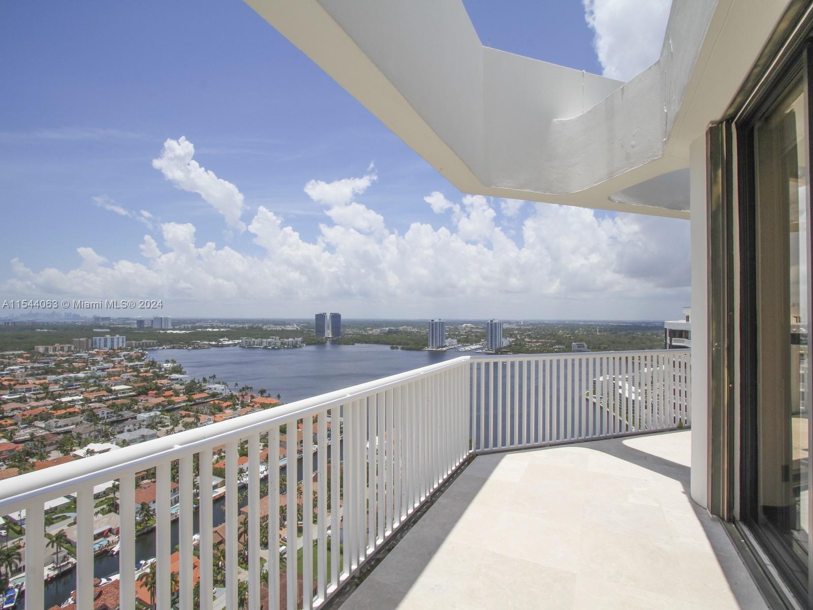 Williams Island 2000 - Residential Lease