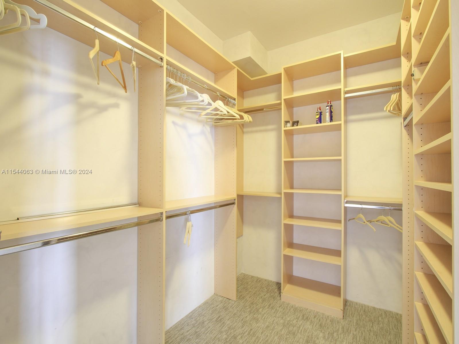 Williams Island 2000 - Residential Lease