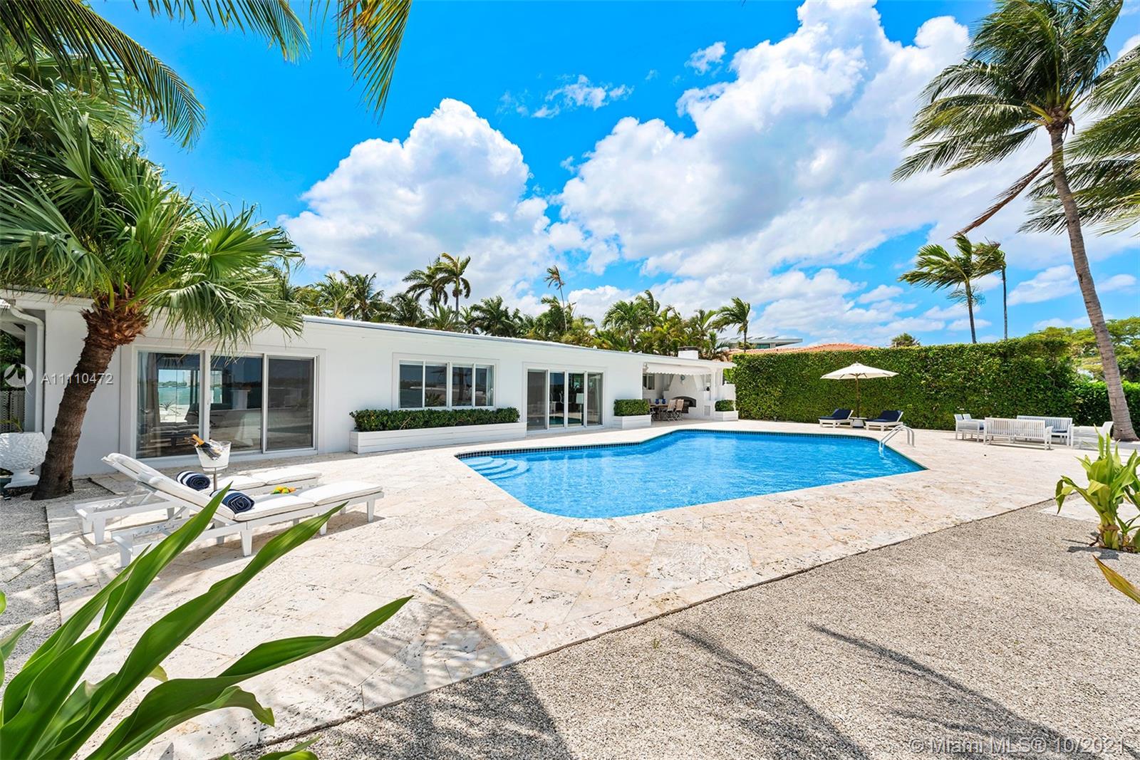 BELLE MEADE ISLAND - Residential