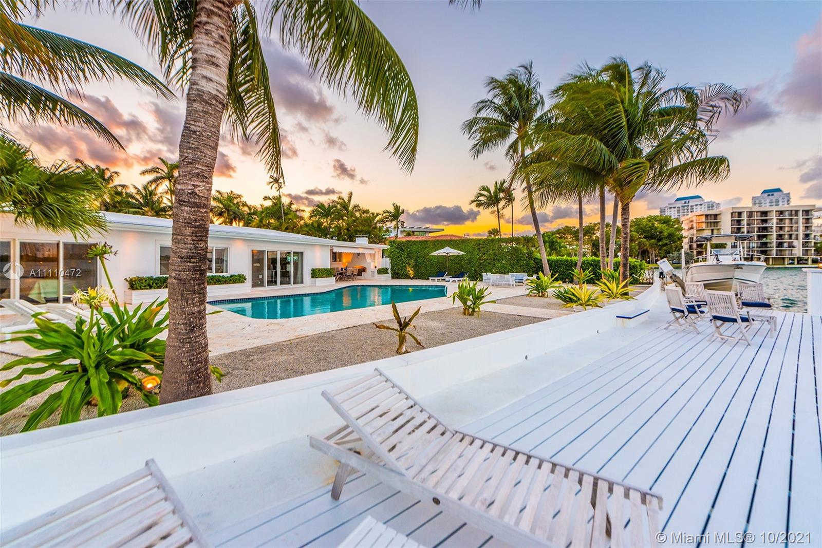 BELLE MEADE ISLAND - Residential