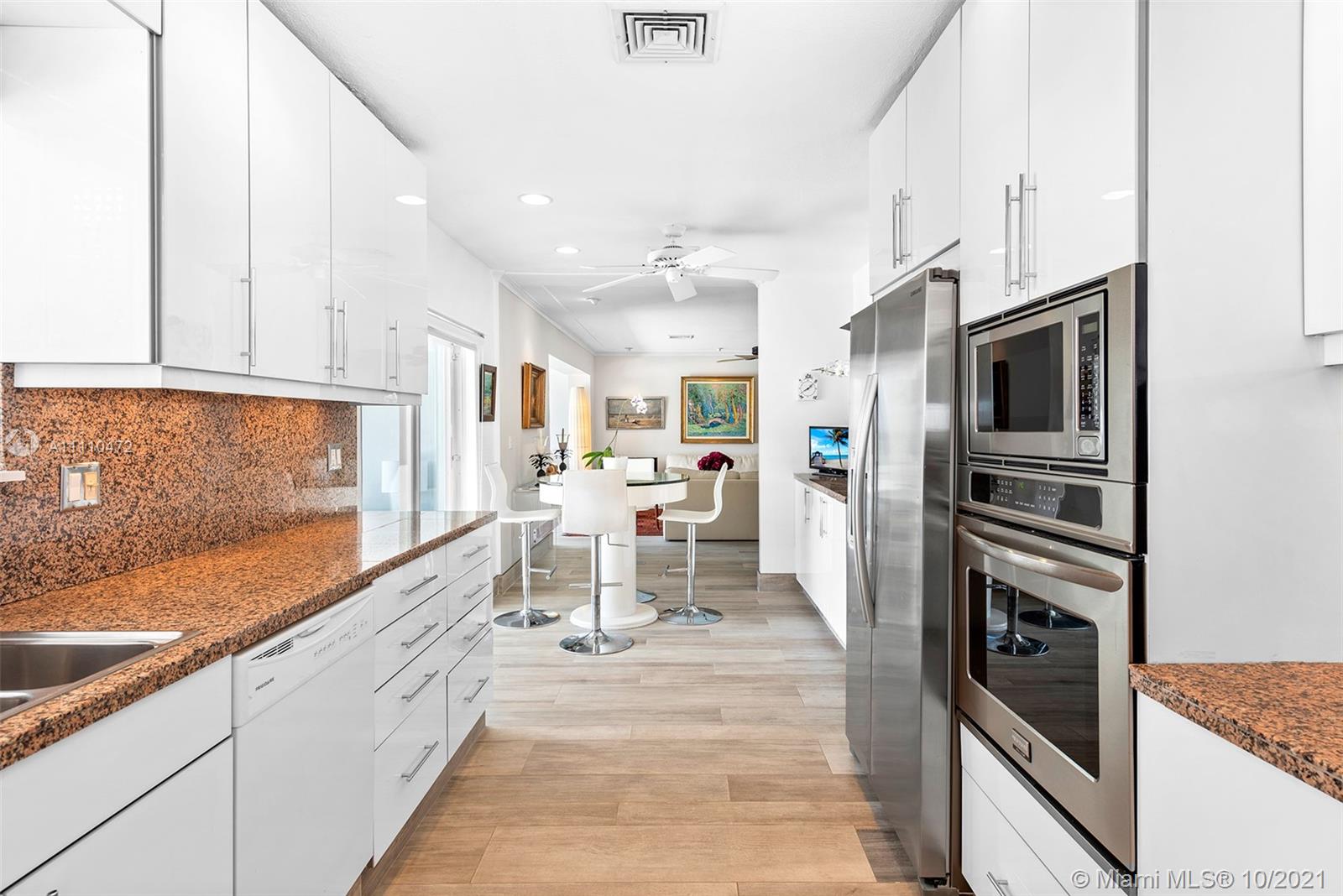 BELLE MEADE ISLAND - Residential