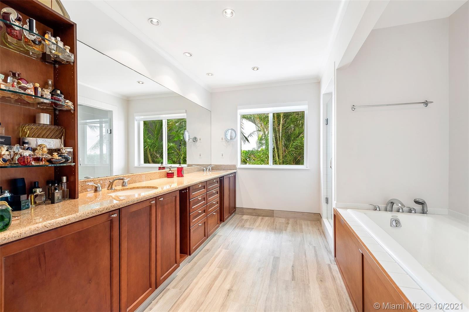 BELLE MEADE ISLAND - Residential