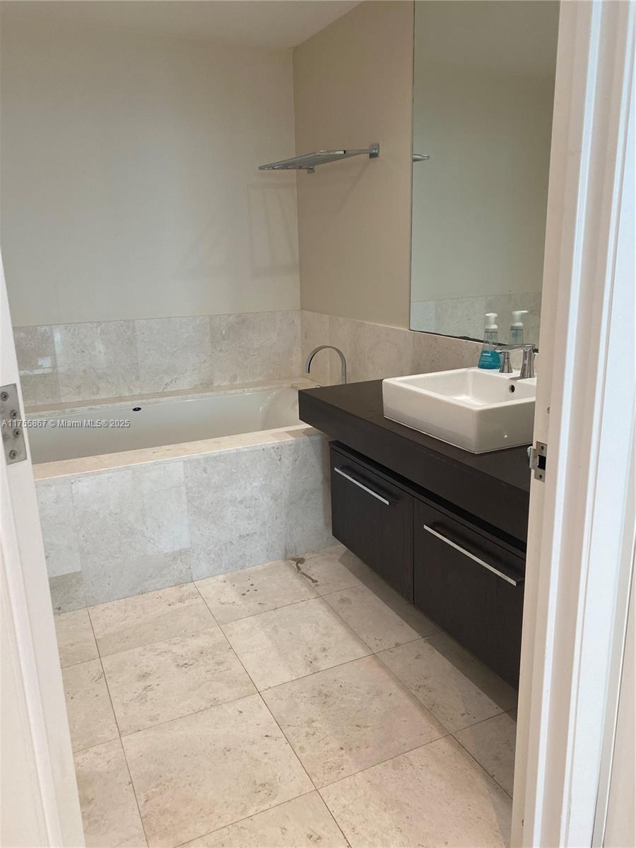 JADE OCEAN CONDO - Residential