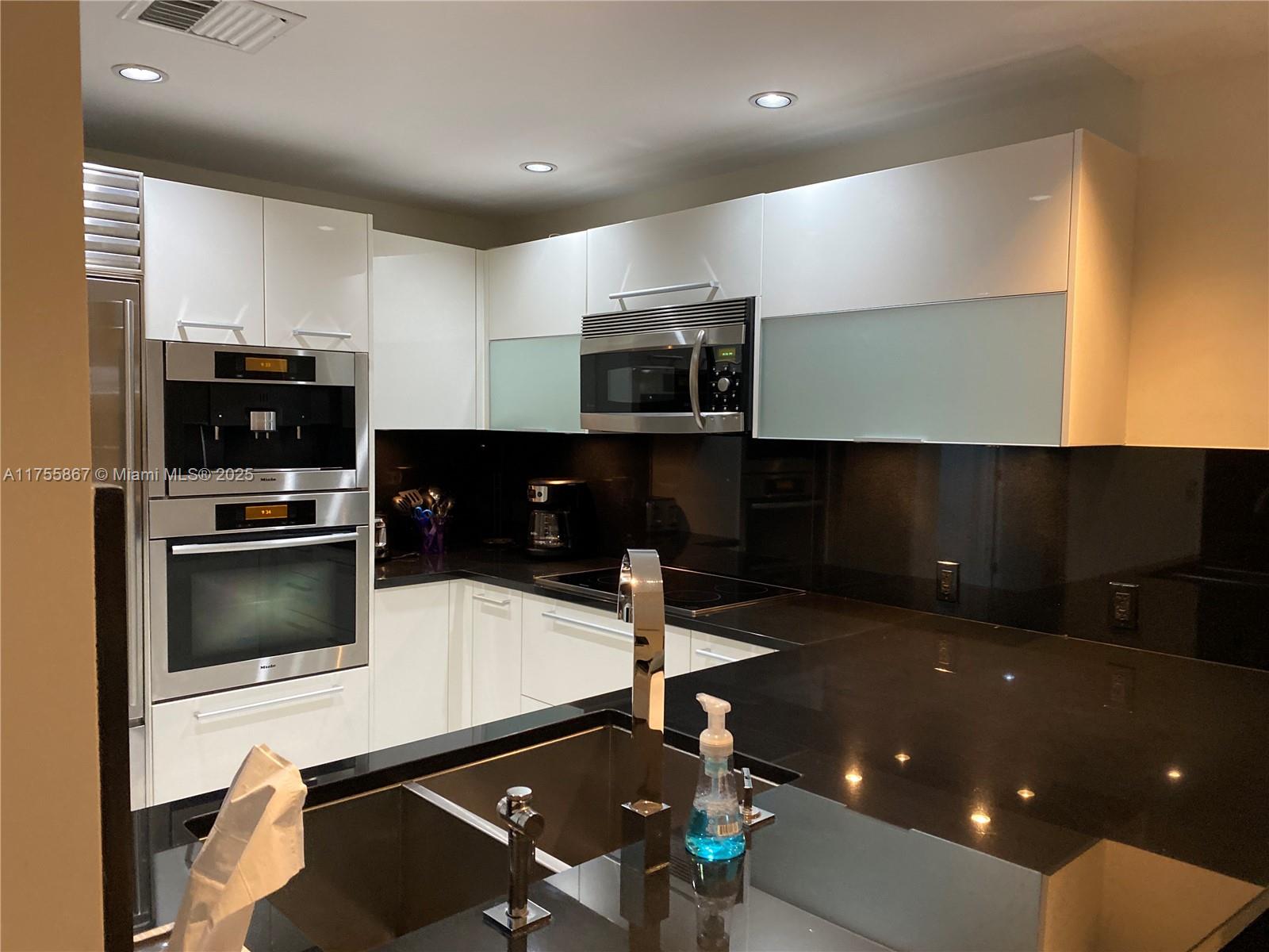 17121 Collins Ave 1906