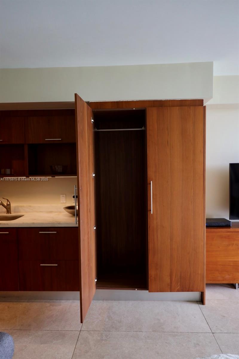 50 BISCAYNE CONDO - Residential