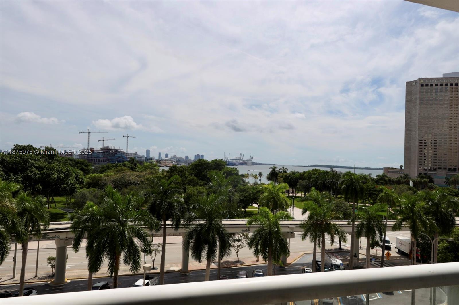 50 BISCAYNE CONDO - Residential