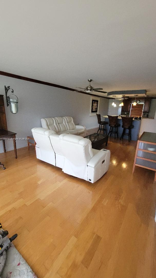 NO 19 PALM-AIRE COUNTRY C - Residential Lease